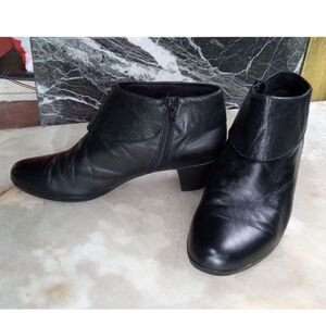 Munro Ladies Black Leather Ankle Boots sz. 11
